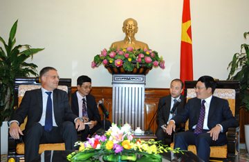 Phó Thủ tướng, Bộ trưởng Phạm Bình Minh tiếp Quốc Vụ khanh Bộ Ngoại giao Đức